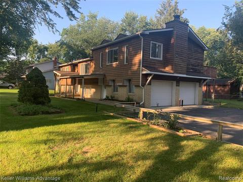 3099 Chenoa St, Commerce Township, MI 48382 photo 1