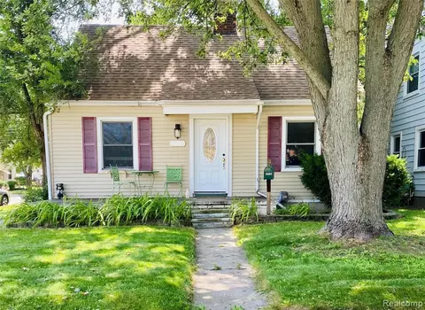 34205 Harroun St, Wayne, MI 48184 photo 1