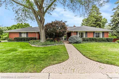 26 Shorecrest Cir, Grosse Pointe Shores, MI 48236 photo 1