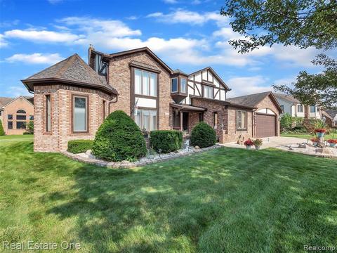 18369 Yorkshire Dr, Riverview, MI 48193 photo 1
