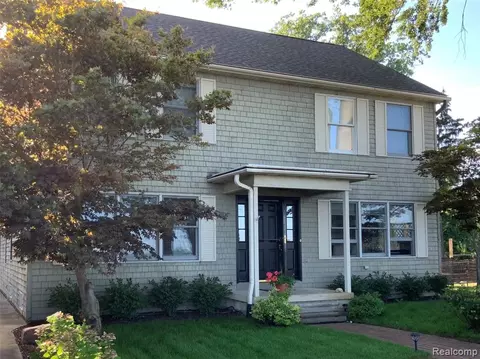 20698 E River Rd, Grosse Ile, MI 48138 photo 1