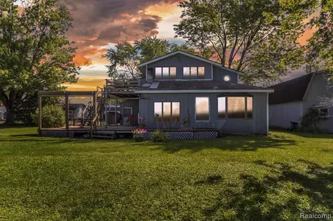 1020 Tamara Dr, Gregory, MI 48137 photo 1