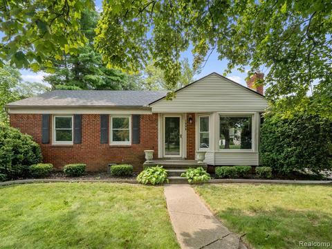 1690 E Maple Rd, Birmingham, MI 48009 photo 1