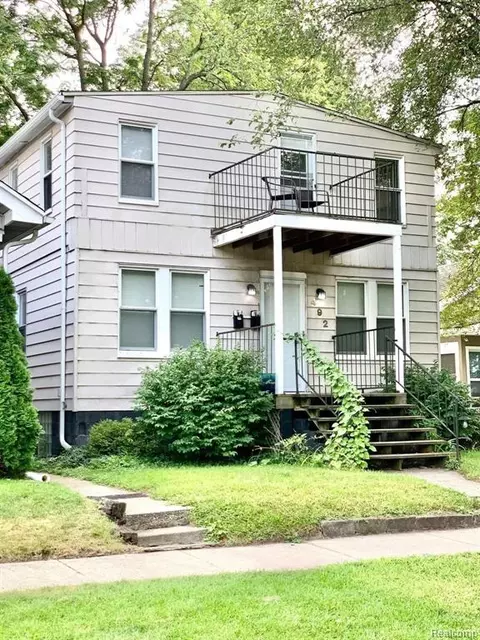 492 E Lewiston Ave, Ferndale, MI 48220 photo 1