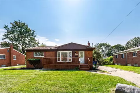 4470 Reader Dr, Warren, MI 48092 photo 1