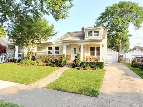 254 Charlevoix St, Clawson, MI 48017 photo 1