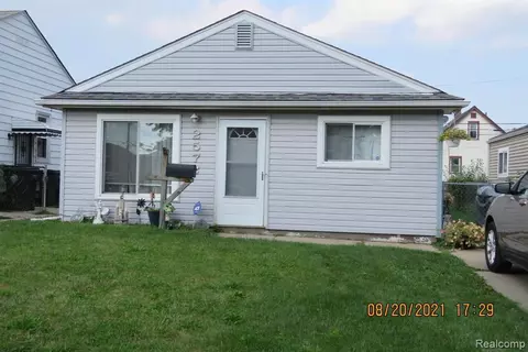 2572 David St, Melvindale, MI 48122 photo 1