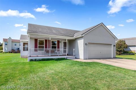 2372 Summit Cedar Dr, Howell, MI 48855 photo 1