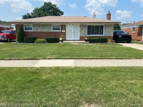 31419 Regal Dr, Warren, MI 48088 photo 1
