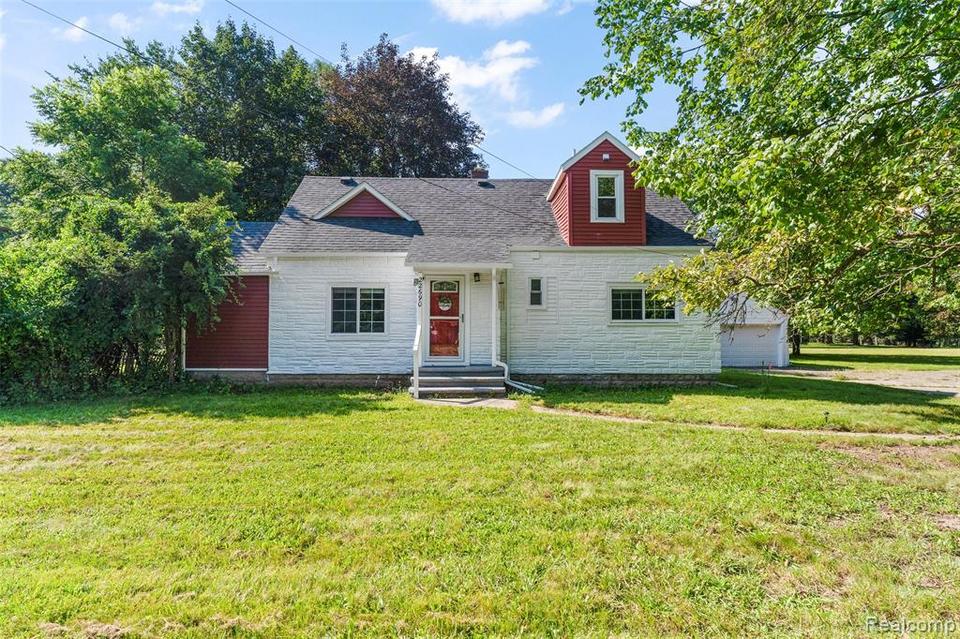 22690 Rougemont Dr, Southfield, MI 48033 1 photo Movoto