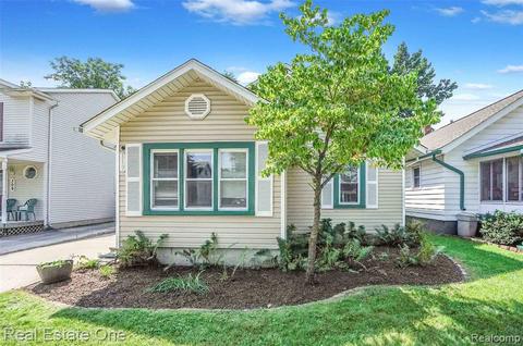 319 Massoit St, Clawson, MI 48017 photo 1