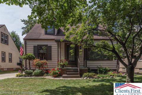 4532 Chamberlain St, Wayne, MI 48184 photo 1