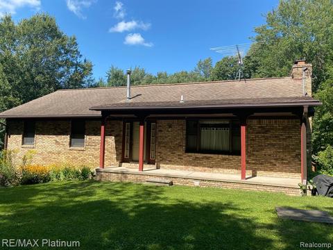6081 Spaulding Rd, Howell, MI 48855 photo 1