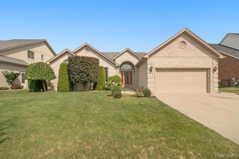 48034 Roosevelt Dr, Macomb, MI 48044 photo 1