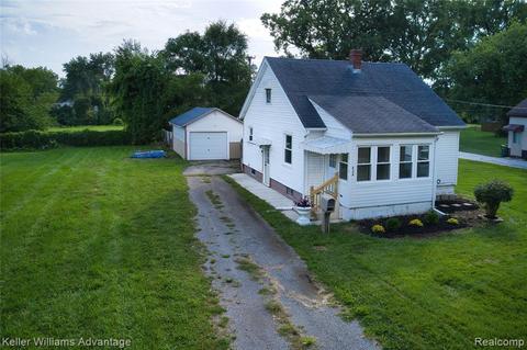 924 E 9th St, Monroe, MI 48161 photo 1