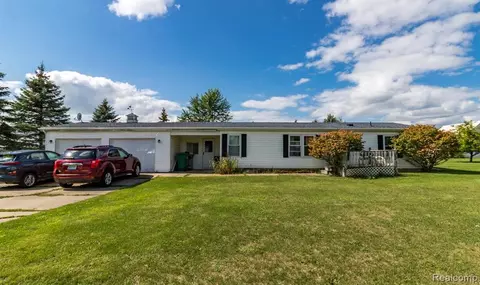 2642 Lyons Rd, Owosso, MI 48867 photo 1