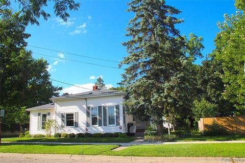 105 Elm St, Flushing, MI 48433 photo 1