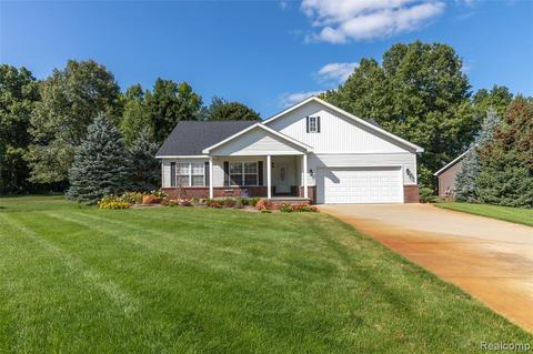 448 Circle Pt, Clarkston, MI 48348 photo 1