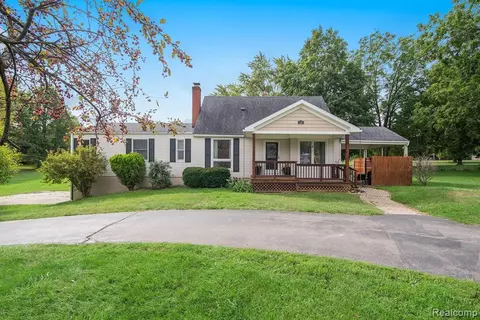 118 E River Rd, Flushing, MI 48433 photo 1