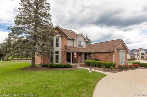 2090 Grenadier Dr, Troy, MI 48098 photo 1