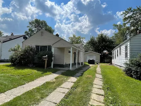630 E Madison Ave, Pontiac, MI 48340