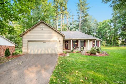 5280 Conestoga Dr, Flushing, MI 48433 photo 1