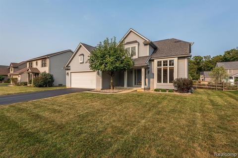 6892 Forest Run Dr, Temperance, MI 48182 photo 1