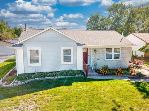 46958 Crestview Dr, Macomb, MI 48044 photo 1