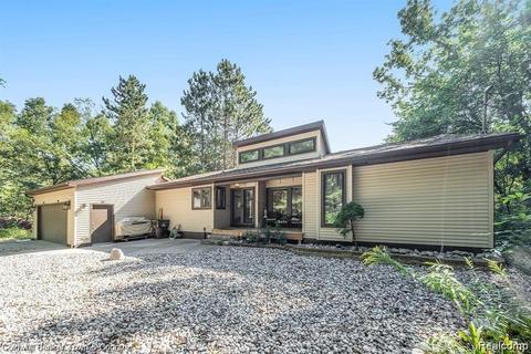 8753 Beardslee Rd, Perry, MI 48872 photo 1