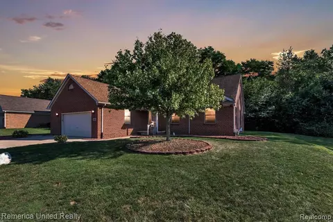 391 Rabbit Run Rd, Carleton, MI 48117 photo 1