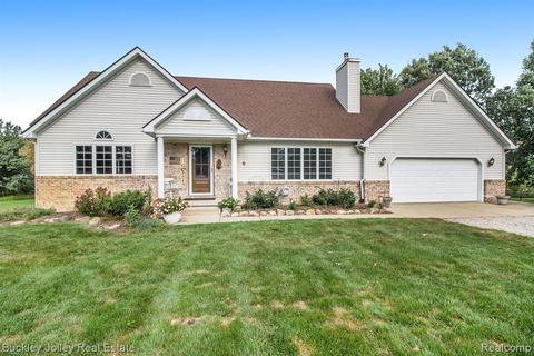 5700 Scythe Ct, Gregory, MI 48137 photo 1