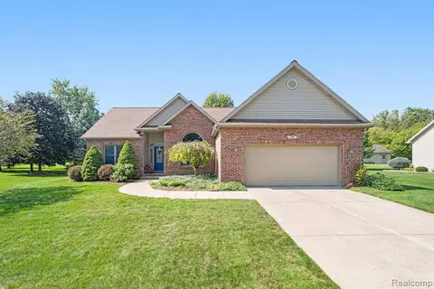 224 Primrose Ln, Flushing, MI 48433 photo 1