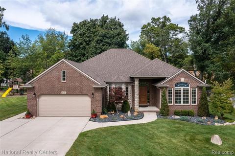 2145 Glencoe St, Commerce Twp, MI 48390 photo 1
