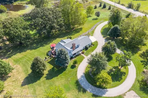 9251 Bergin Rd, Howell, MI 48843 photo 1