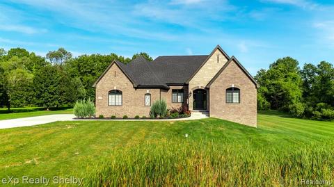 2134 Meadow Ct, Leonard, MI 48367 photo 1