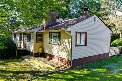 70 Blanche Dr, Troy, MI 48098 photo 1