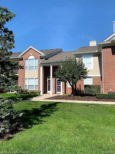 16438 Chatham Dr, Macomb, MI 48044 photo 1