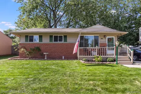 4830 Walker St, Wayne, MI 48184 photo 1