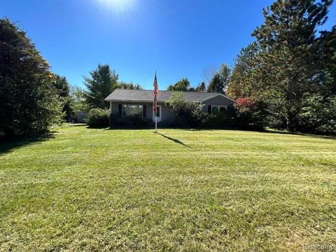 9296 Liss Rd, Willis, MI 48191 photo 1