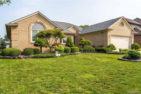 17931 Rocco Dr, Macomb, MI 48044 photo 1
