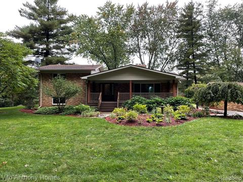 5960 Paramus, Clarkston, MI 48346 photo 1
