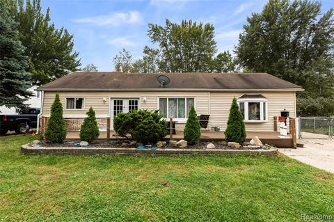 34911 Phyllis St, Wayne, MI 48184 photo 1