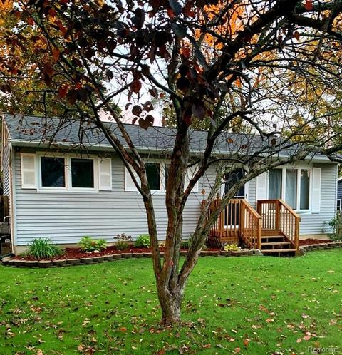 513 Walnut St, Flushing, MI 48433 photo 1
