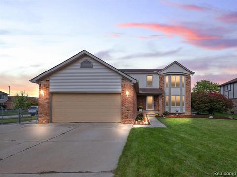16659 Angela Dr, Macomb, MI 48044 photo 1