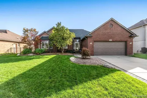 20378 Vine Dr, Macomb, MI 48044 photo 1