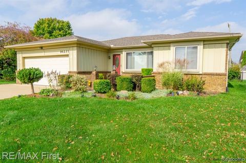 16237 Haverhill Dr, Macomb, MI 48044 photo 1