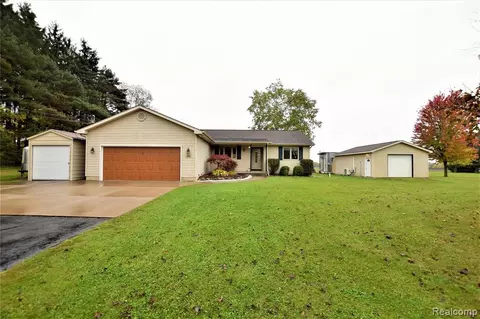 7322 E Coldwater Rd, Davison, MI 48423 photo 1