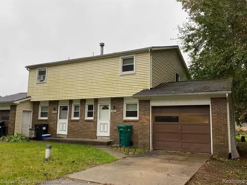 12567 Spruce Ln, Perry, MI 48872 photo 1