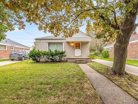 33605 Clinton St, Wayne, MI 48184 photo 1