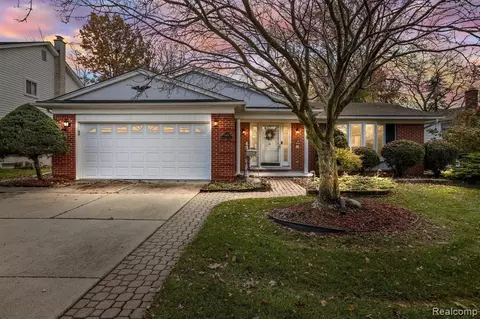 14951 Stoneham Ln, Riverview, MI 48193 photo 1